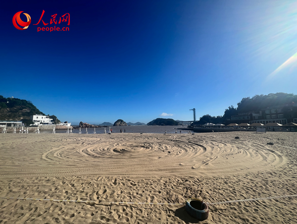 東岙沙灘風(fēng)景。人民網(wǎng) 歐陽易佳攝